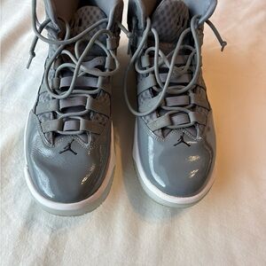 Nike Air Jordan Max Aura Cool Gray Basketball Shoes Style Code AQ9084-010
